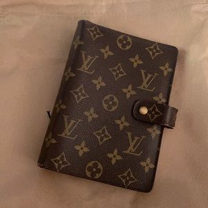 Louis Vuitton planner Medium Ring Agenda cover MM